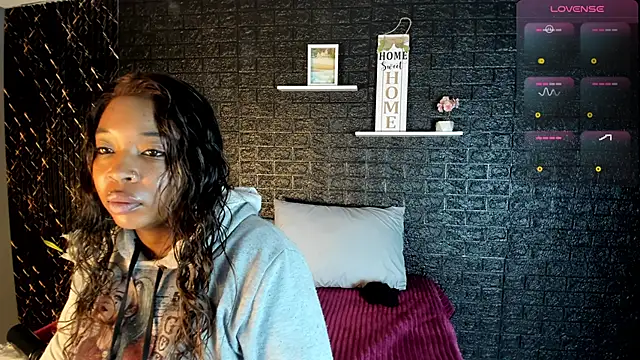 Snapshot of Charlotte__Brown_ chatting on March 20, 2025, 12:53 pm Charlotte Brown online show from March 20, 2025, 12:53 pm