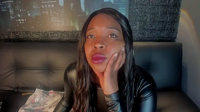 Snapshot of Charlotte__Brown_ chatting on October 3, 2025, 1:41 pm Charlotte Brown online show from October 3, 2025, 1:41 pm