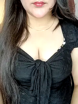 Snapshot of AK---47 chatting on February 7, 2026, 8:18 am AK---47 online show from February 7, 2026, 8:18 am