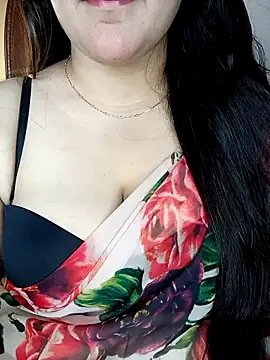 Snapshot of AK---47 chatting on February 14, 2026, 8:33 am AK---47 online show from February 14, 2026, 8:33 am