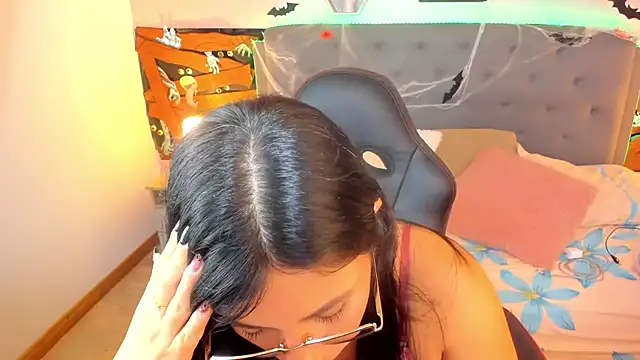 Snapshot of Latin_Rachell3 chatting on October 18, 2025, 10:43 pm Latin Rachell3 online show from October 18, 2025, 10:43 pm