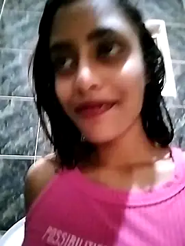 cleopatra-phaedra online show from December 15, 2024, 3:09 pm