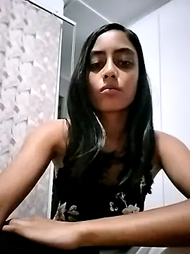 cleopatra-phaedra online show from March 14, 2025, 4:51 pm