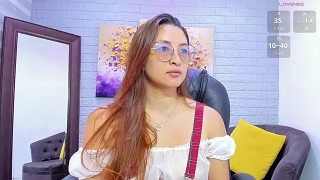  LaraMom  online show from March 21, 2026, 7:39 pm