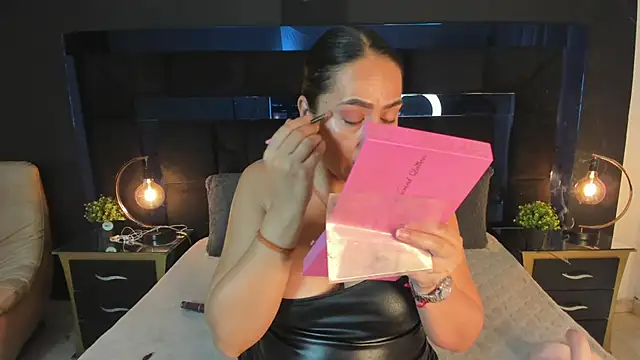 Snapshot of MayraVegas chatting on February 15, 2025, 1:38 pm MayraVegas online show from February 15, 2025, 1:38 pm