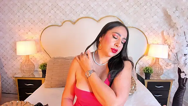 MayraVegas online show from October 28, 2025, 2:09 pm