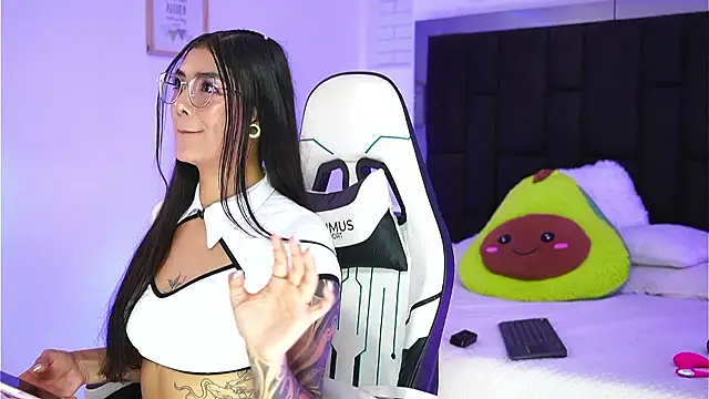 Snapshot of Marianamonroe_ chatting on January 15, 2026, 7:17 pm Marianamonroe online show from January 15, 2026, 7:17 pm