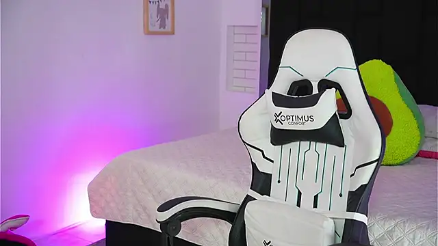 Snapshot of Marianamonroe_ chatting on February 13, 2026, 7:10 pm Marianamonroe online show from February 13, 2026, 7:10 pm