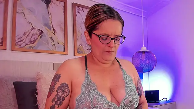 ValeryHart1 online show from March 6, 2025, 12:19 pm