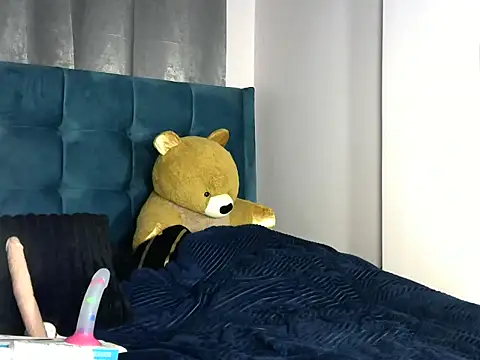 Petite lexii online show from November 11, 2025, 3:23 pm