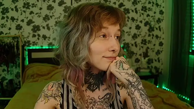 Littlespacemouse online show from October 19, 2025, 8:31 pm