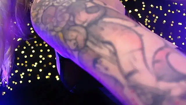 Snapshot of Littlespacemouse chatting on February 11, 2026, 2:44 pm Littlespacemouse online show from February 11, 2026, 2:44 pm