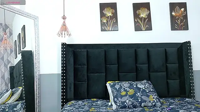 kinkyhousewifee online show from January 9, 2026, 2:47 am