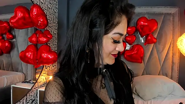 nahomi sweett online show from February 6, 2025, 5:09 pm