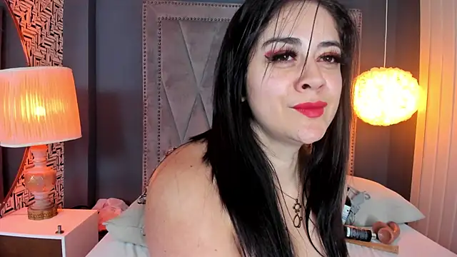 nahomi sweett online show from February 28, 2025, 5:48 pm