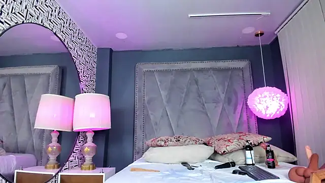 nahomi sweett online show from March 11, 2025, 5:35 pm