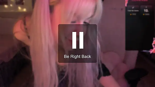 yourcutemouse online show from February 8, 2026, 3:59 pm