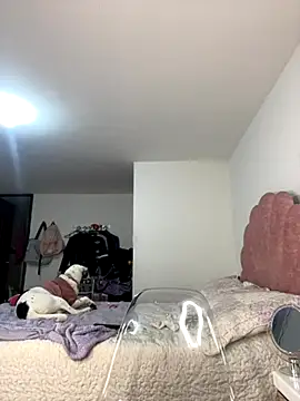 tati  22 online show from September 18, 2025, 7:27 pm