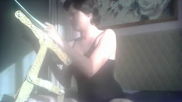 SunElizabeth online show from May 19, 2026, 2:51 am