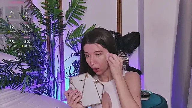 Snapshot of LunaWills_ chatting on February 21, 2026, 6:03 am LunaWills online show from February 21, 2026, 6:03 am