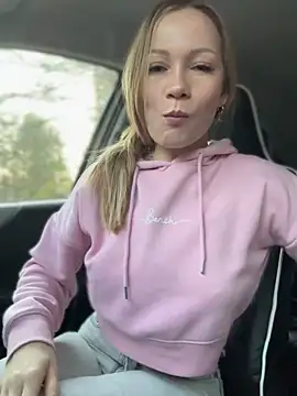 LavenderHot online show from October 18, 2025, 1:41 am