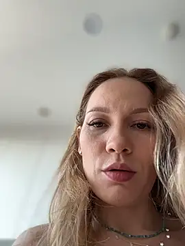 LavenderHot online show from March 16, 2026, 1:11 am