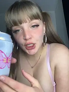 Snapshot of Lalalust69 chatting on January 31, 2025, 10:42 am Lalalust69 online show from January 31, 2025, 10:42 am