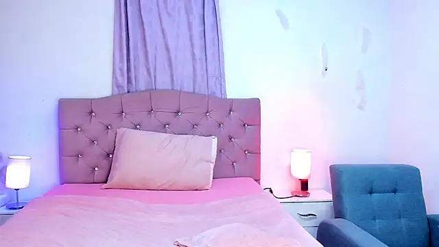 Latinabombsheell online show from December 22, 2025, 6:32 am