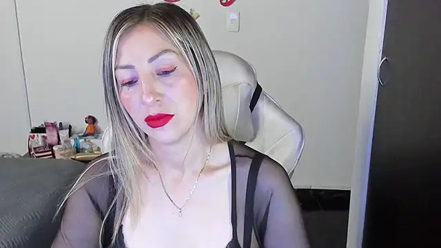 Andreina Suann online show from November 7, 2025, 10:59 am