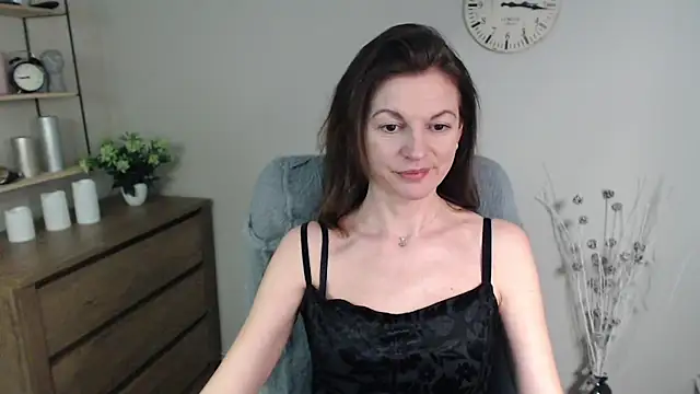 Snapshot of VivianWILD chatting on January 10, 2025, 10:28 am VivianWILD online show from January 10, 2025, 10:28 am