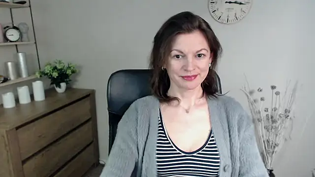 Snapshot of VivianWILD chatting on January 11, 2025, 10:51 am VivianWILD online show from January 11, 2025, 10:51 am
