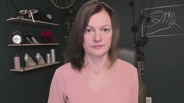 VivianWILD online show from October 15, 2025, 6:02 am