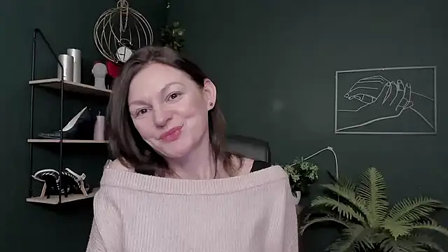 Snapshot of VivianWILD chatting on February 4, 2026, 7:36 am VivianWILD online show from February 4, 2026, 7:36 am