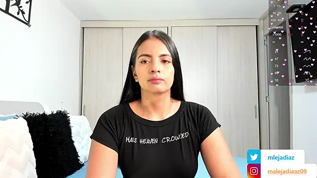 MalejaDiaz  online show from February 21, 2025, 2:48 pm