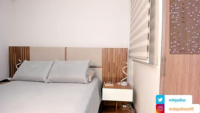 MalejaDiaz  online show from November 28, 2025, 4:31 pm