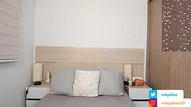 MalejaDiaz  online show from November 30, 2025, 12:42 pm