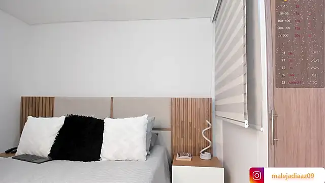 Snapshot of MalejaDiaz_ chatting on January 14, 2026, 2:55 pm MalejaDiaz online show from January 14, 2026, 2:55 pm