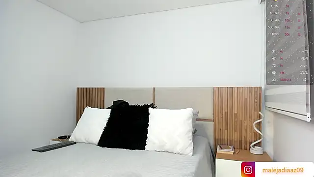 Snapshot of MalejaDiaz_ chatting on February 11, 2026, 6:02 pm MalejaDiaz online show from February 11, 2026, 6:02 pm