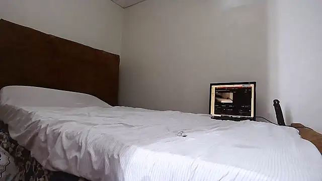 Snapshot of shoshortyy chatting on November 9, 2025, 7:01 pm shoshortyy online show from November 9, 2025, 7:01 pm