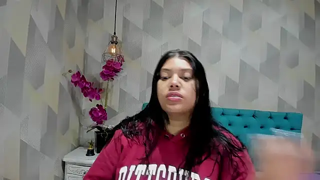 LindaBreeS online show from October 12, 2025, 1:21 pm