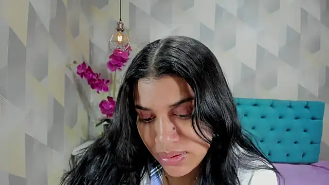 LindaBreeS online show from October 17, 2025, 3:36 pm