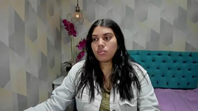 LindaBreeS online show from November 8, 2025, 3:23 pm