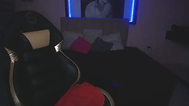 Snapshot of Andrea_Ramos chatting on October 16, 2025, 8:32 pm Andrea Ramos online show from October 16, 2025, 8:32 pm