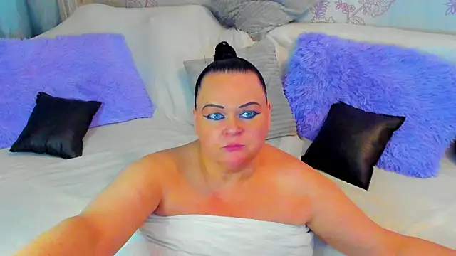 MilanaBiegert online show from March 9, 2025, 4:55 pm