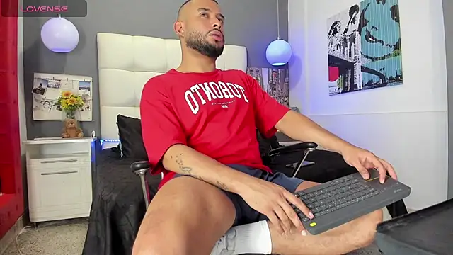 Snapshot of THIAGOXBIG chatting on March 10, 2025, 8:23 pm THIAGOXBIG online show from March 10, 2025, 8:23 pm