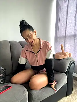 Snapshot of Nikothyna chatting on November 19, 2025, 4:18 pm Nikothyna online show from November 19, 2025, 4:18 pm