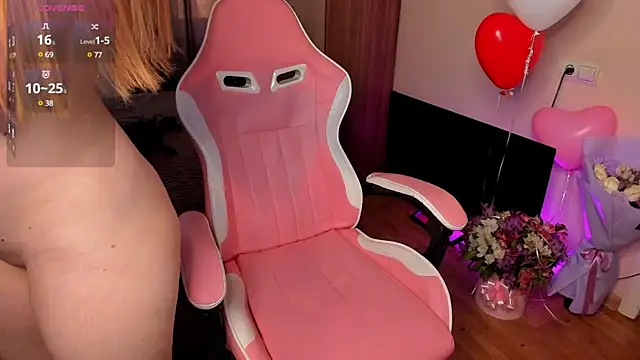 Snapshot of Jane_Paws chatting on February 10, 2025, 5:03 am Jane Paws online show from February 10, 2025, 5:03 am