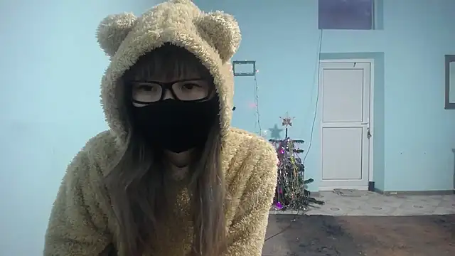 elllaaxx online show from January 7, 2025, 11:48 am