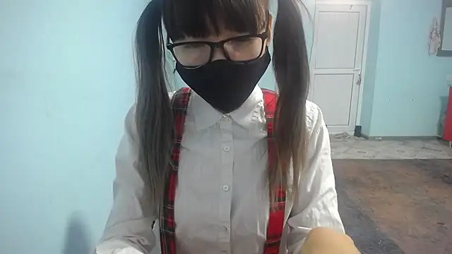 elllaaxx online show from November 13, 2025, 4:11 am