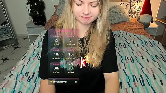 Snapshot of SmilingEmily_ chatting on December 15, 2024, 7:35 am SmilingEmily online show from December 15, 2024, 7:35 am